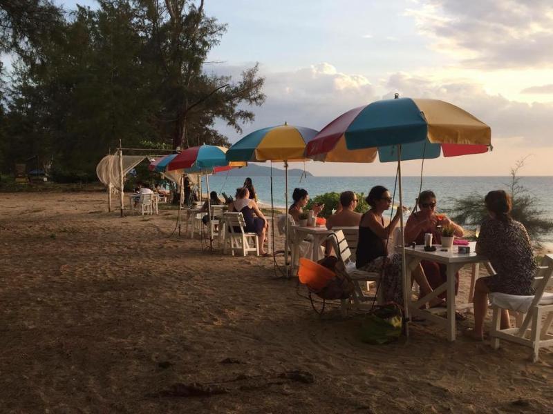 Micky Monkey Beach At Maikhao Beach Hotel Mai Khao Ngoại thất bức ảnh